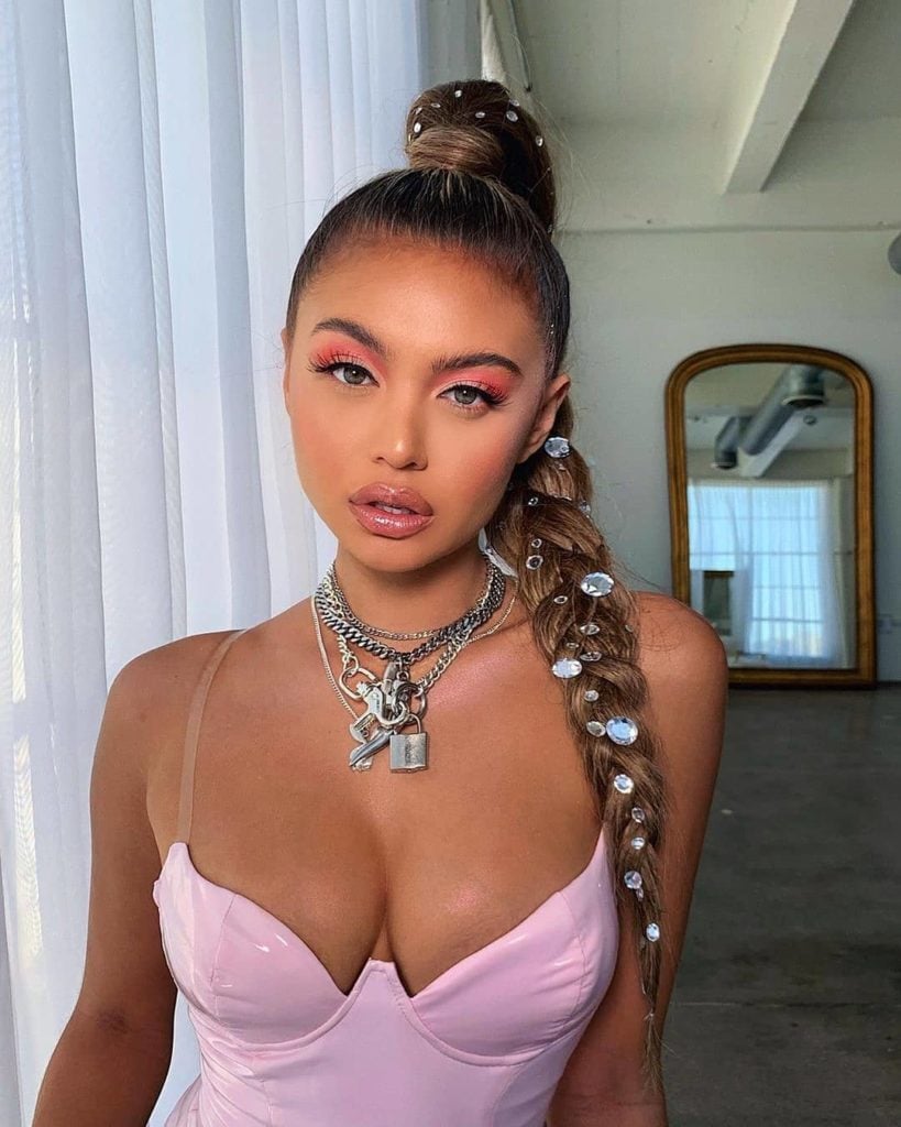Beauty Works 26” Super Sleek Invisi®Ponytail in shade 'Mocha Melt'